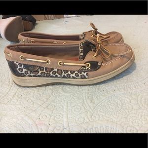 NWOT size 8.5